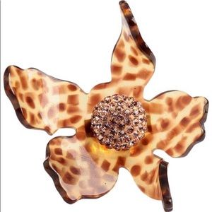 NWOT Lele Sadoughi Leopard Crystal Lily Ring